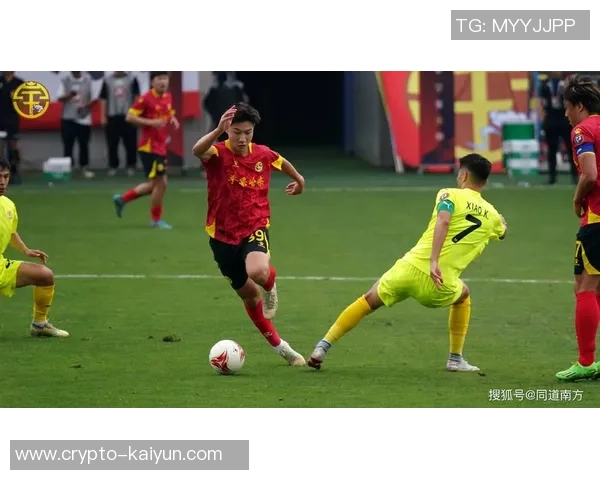 足球运动员李锐的成长历程与职业生涯成就探析